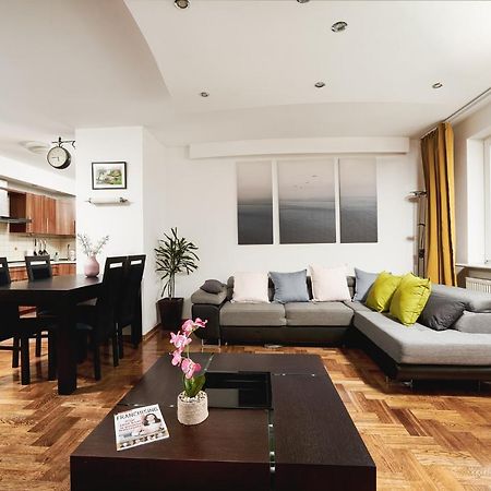Lumina Spacious Apartment Near The Railway Station Varšava Exteriér fotografie