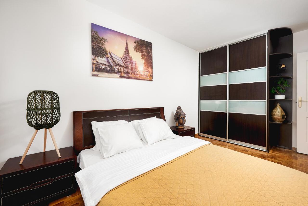 Lumina Spacious Apartment Near The Railway Station Varšava Exteriér fotografie