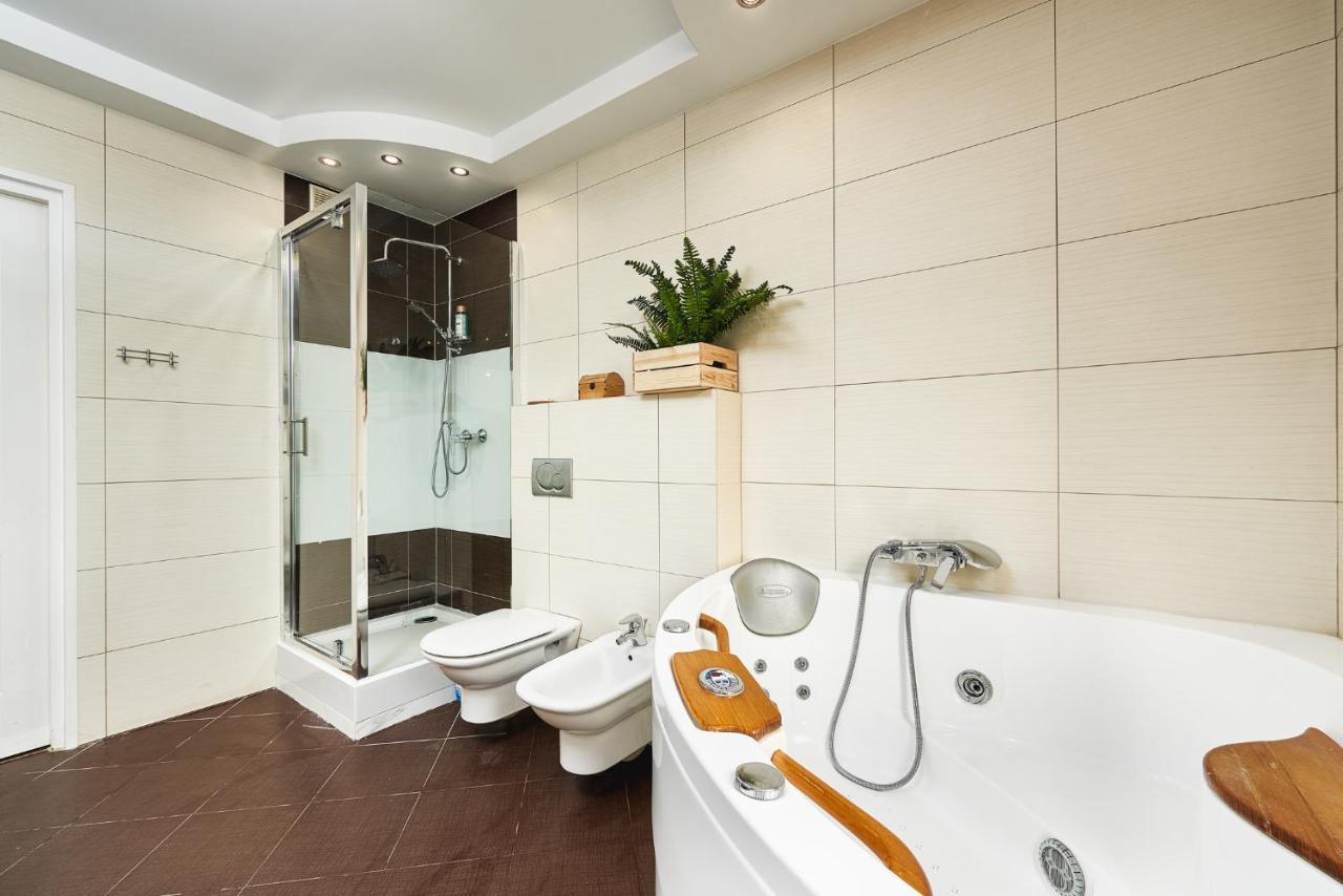 Lumina Spacious Apartment Near The Railway Station Varšava Exteriér fotografie